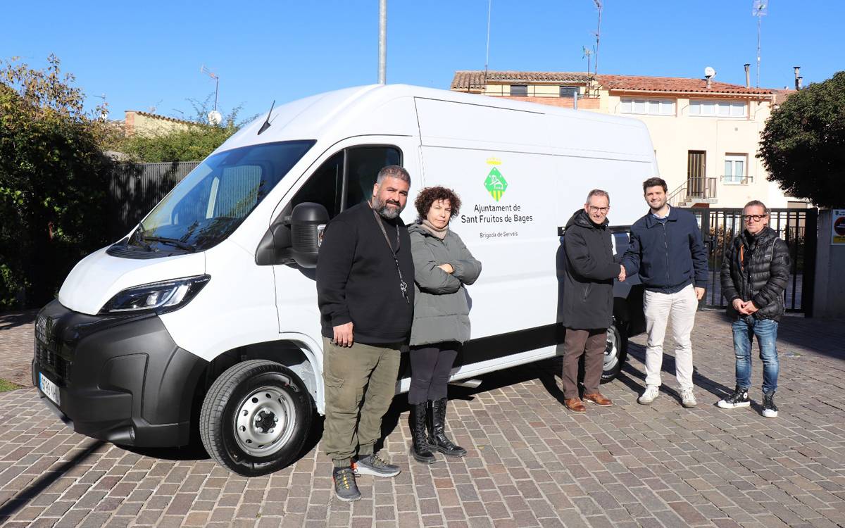 Sant Fruitós reforça la brigada municipal amb una nova furgoneta
