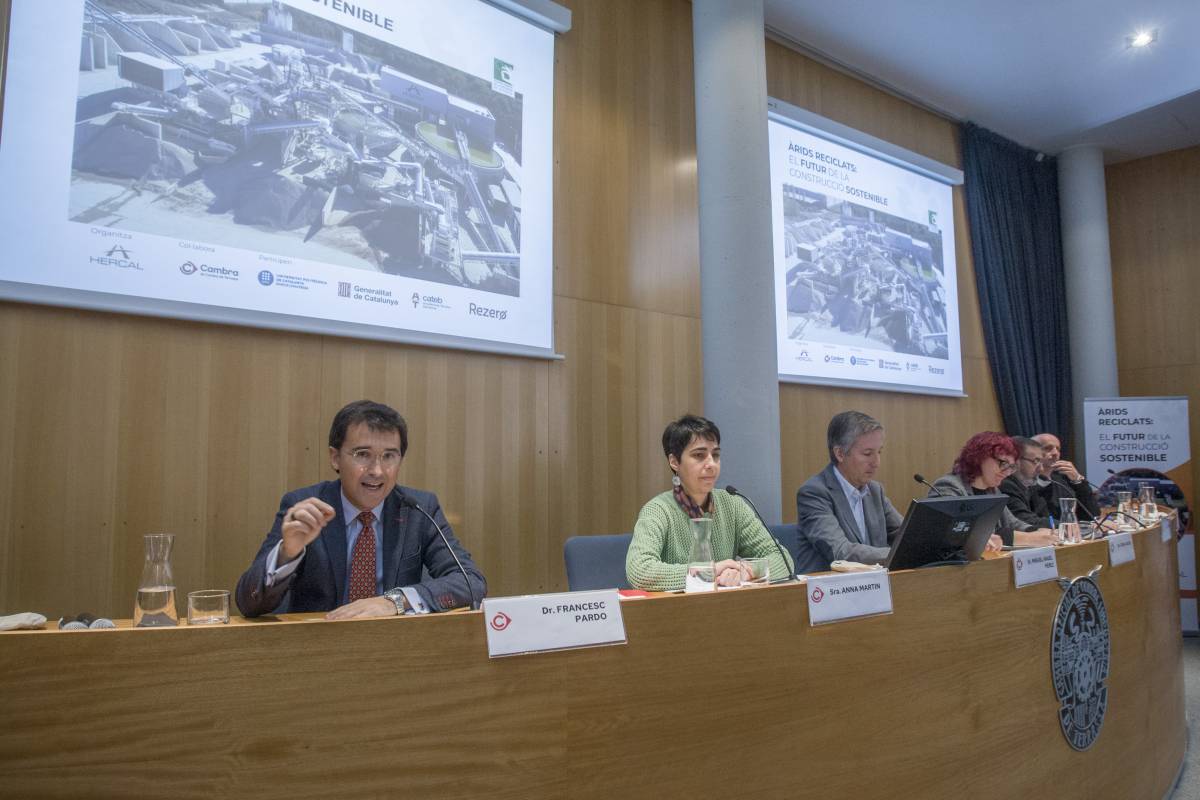 Francesc Pardo, professor de la UPC i enginyer de camins, durant la seva intervenció - NEBRIDI ARÓZTEGUI