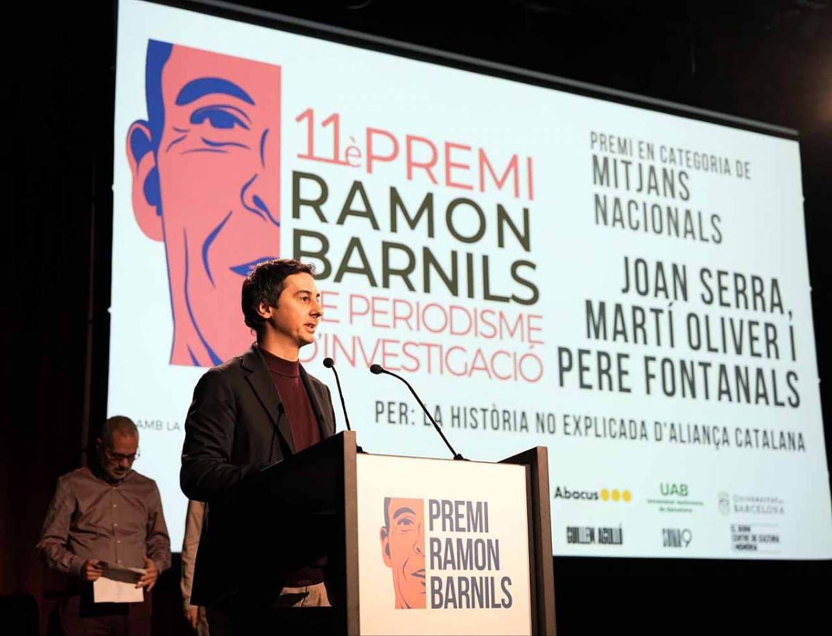 Joan Serra, durant l'acte de lliurament del premi Ramon Barnils - Ricard Novella