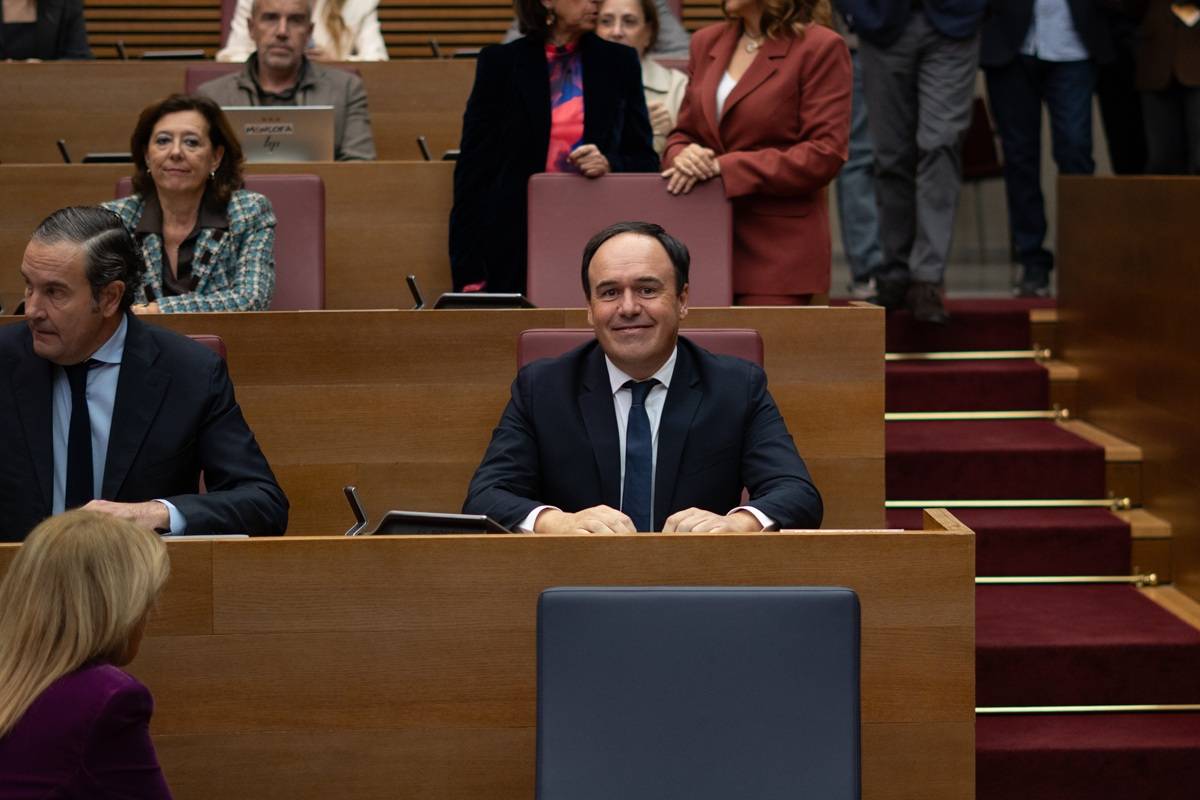 Pérez Llorca s'agenolla a Vox per salvar la investidura: «El temps els ha donat la raó»