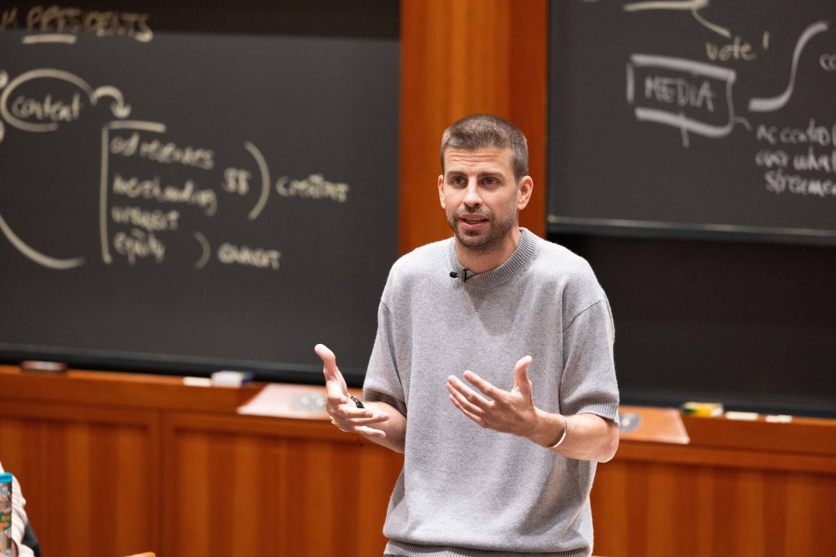 Piqué es converteix en professor de Harvard per explicar el model de la Kings League
