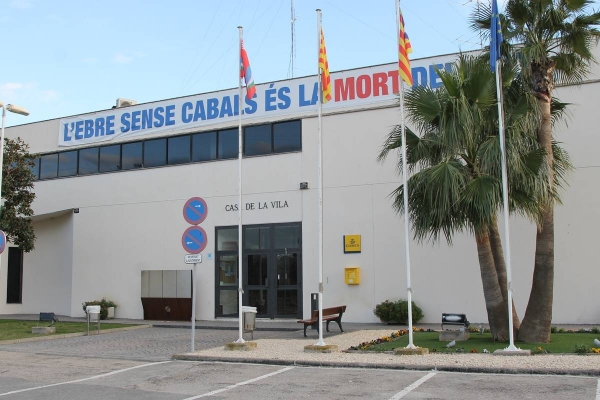 L'alcalde de l'Aldea denuncia el caos digital després de quatre dies sense fibra òptica