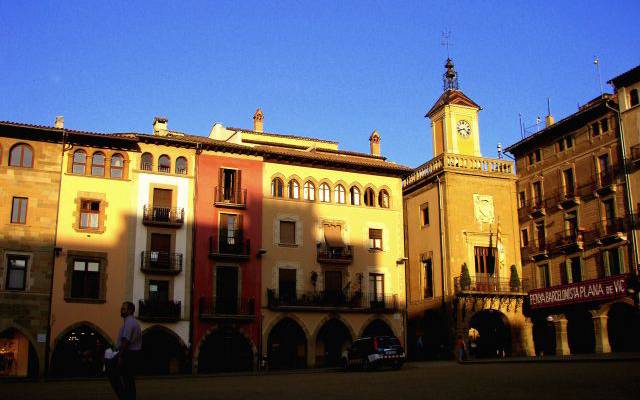 Quant cobren els alcaldes i alcaldesses d'Osona i el Lluçanès?