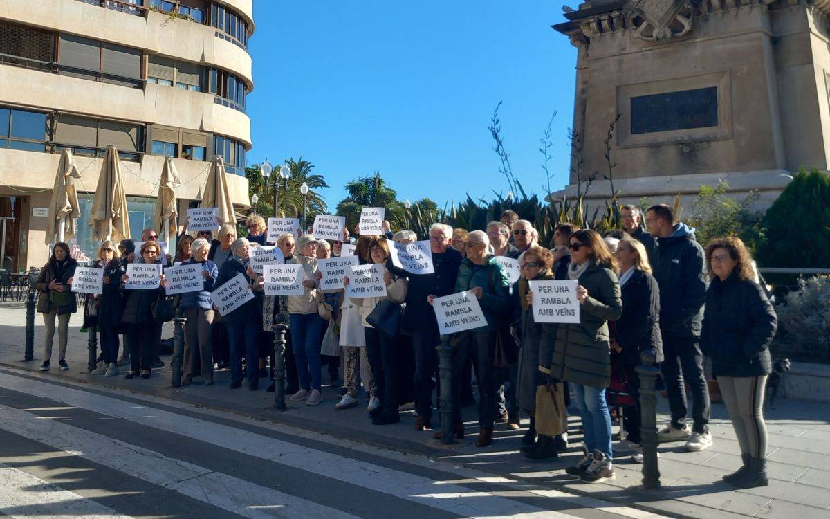 Els veïns de la Rambla Nova de Tarragona diuen «no» a l'illa de vianants que proposa l'Ajuntament
