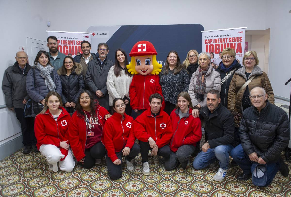 Representants dels col·laboradors i patrocinadors de la campanya, durant la presentació a la Casa Marià Ros - Alberto Tallón