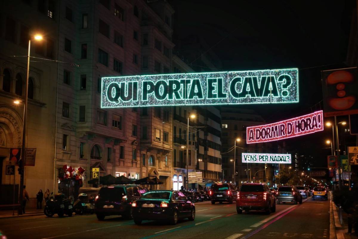Dos cartells del carrer Aragó. - Hugo Fernández