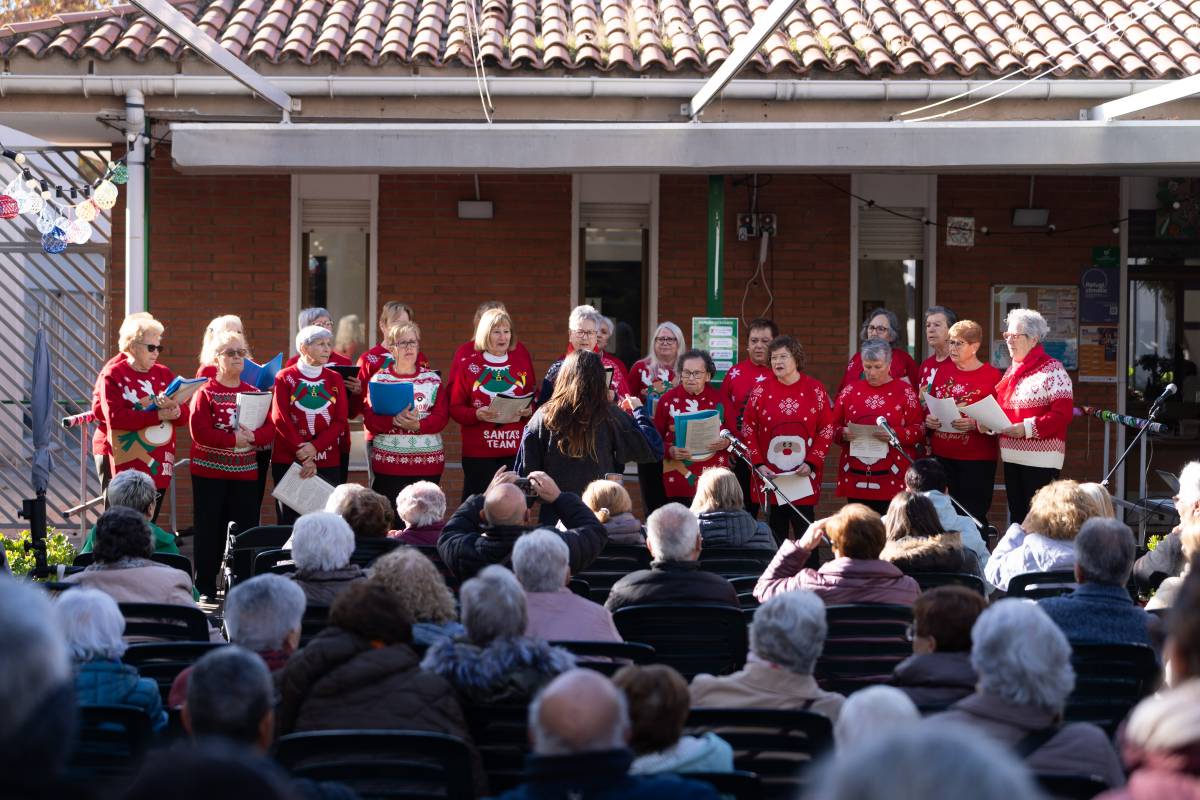 Concert nadalenc de les dones del Casal de la Gent Gran a Badia