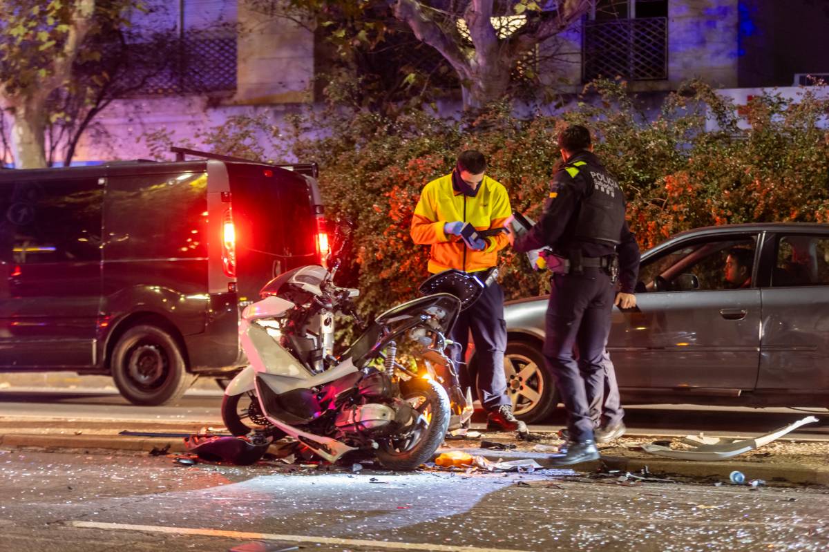 Les restes de l`accident de la Gran Via - Juanma Peláez Les restes de l`accident de la Gran Via
