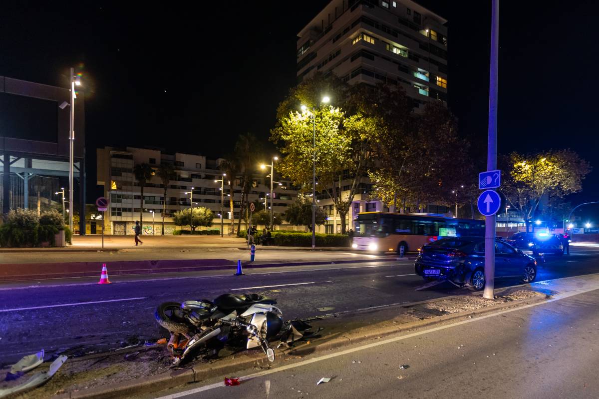 Les restes de l`accident de la Gran Via - Juanma Peláez Les restes de l`accident de la Gran Via