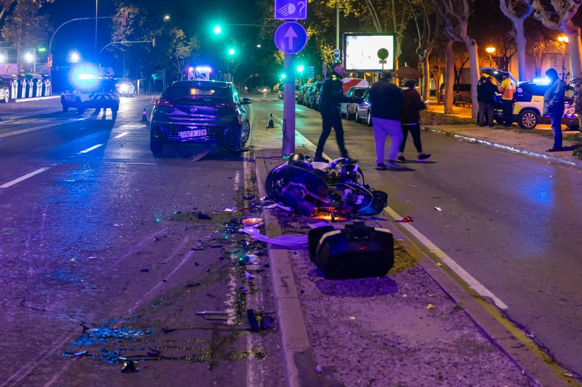 Les restes de l`accident de la Gran Via - Juanma Peláez Les restes de l`accident de la Gran Via