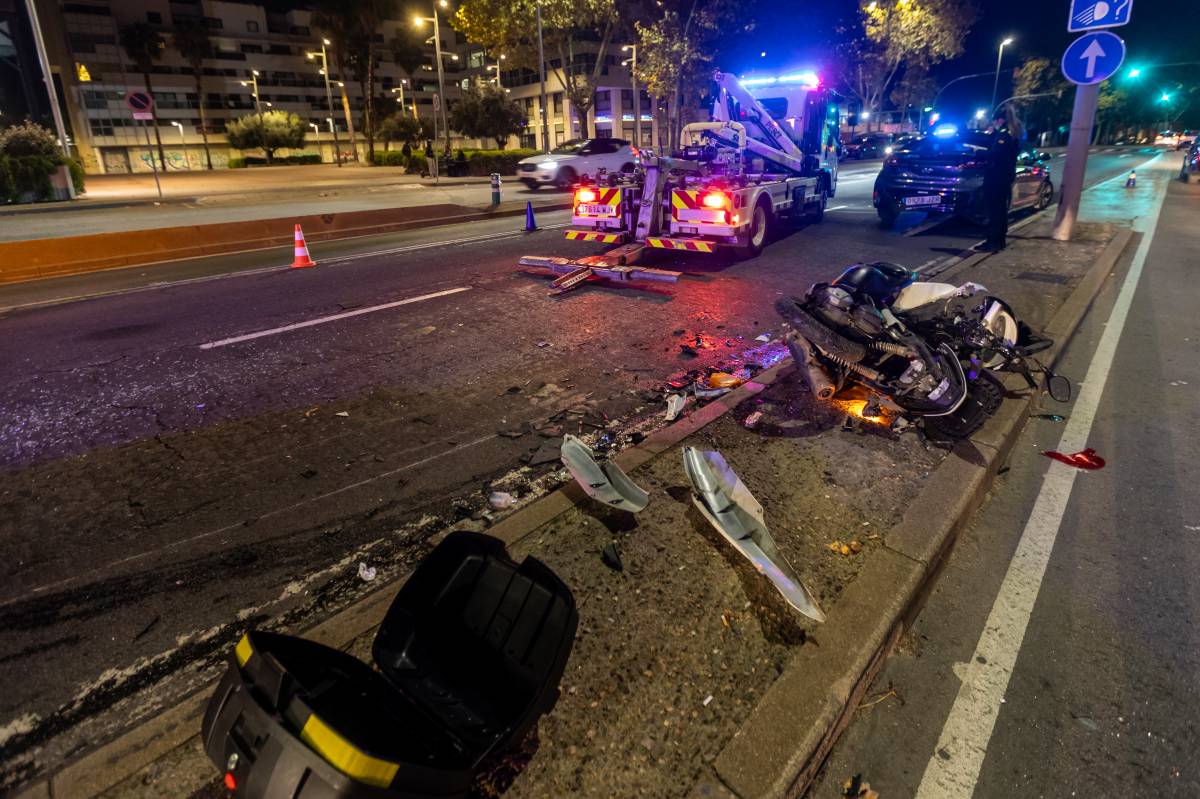 Les restes de l`accident de la Gran Via - Juanma Peláez Les restes de l`accident de la Gran Via
