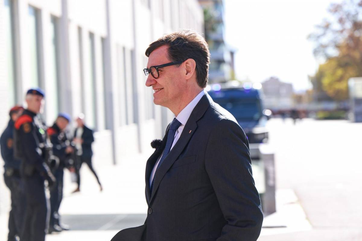 Salvador Illa, a l`exterior de Fira Sabadell, on va fer la conferència dimecres passat