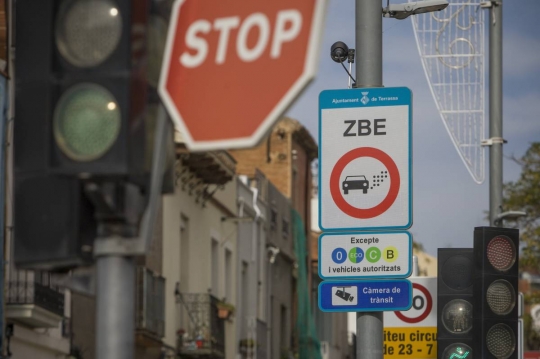 Terrassa manté de moment la suspensió de la ZBE pel servei incomplet de l'R4