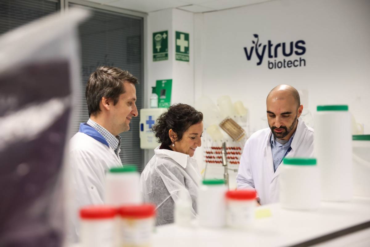 La consellera Alícia Romero visita Vytrus i Hercal