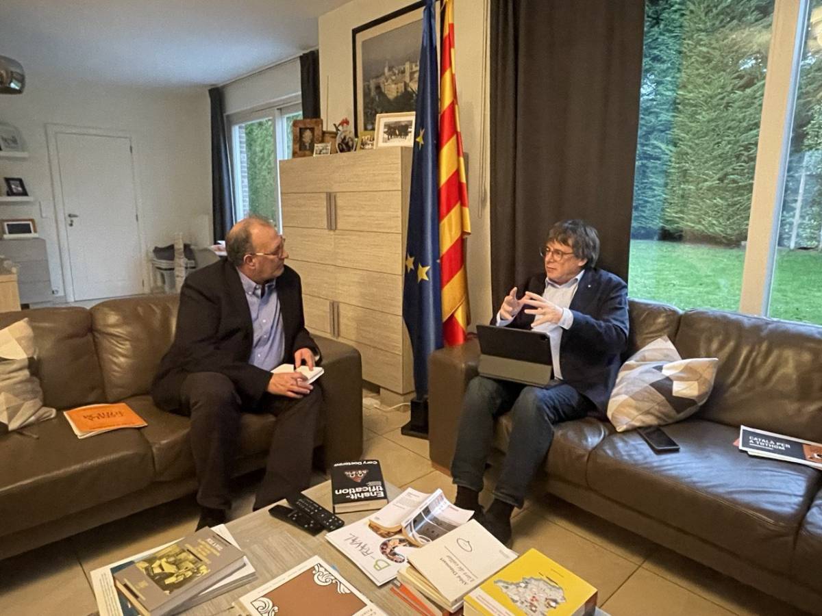 Antich visita a Puigdemont a l'exili: «Cada dia l'estat espanyol incompleix la llei d’amnistia»