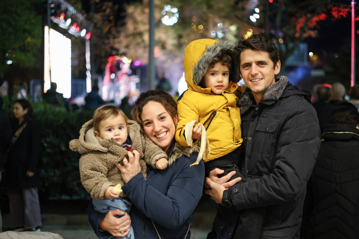 Ivet Valldeperes amb la seva família - VÍCTOR CASTILLO Ivet Valldeperes amb la seva família