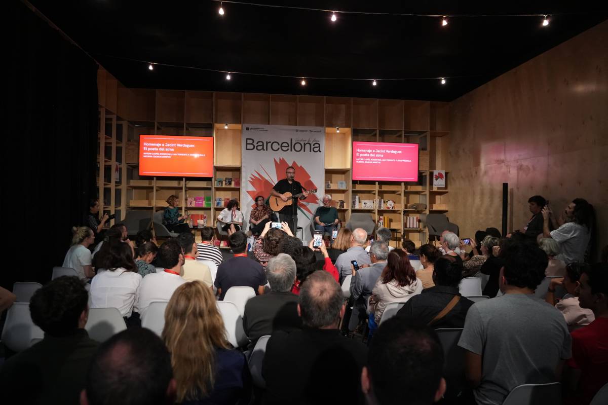 Un dels moments de l`homenatge a Jacint Verdaguer a l`auditori barceloní de la FIL - Eli Don Un dels moments de l`homenatge a Jacint Verdaguer a l`auditori barceloní de la FIL