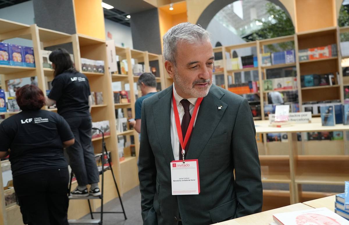 Crítiques de Junts i ERC a Collboni per la beca a escriptors llatinoamericans