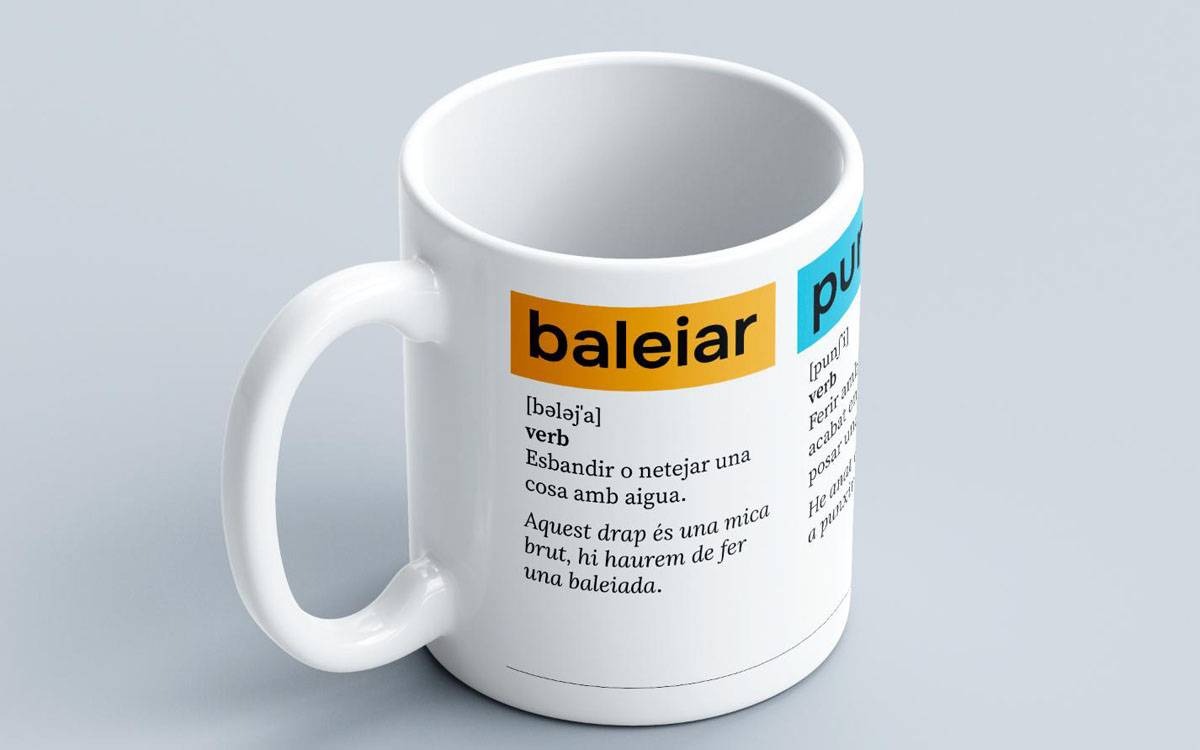 Tasses amb paraules manresanes, el nou regal de Nadal que reivindica el parlar local