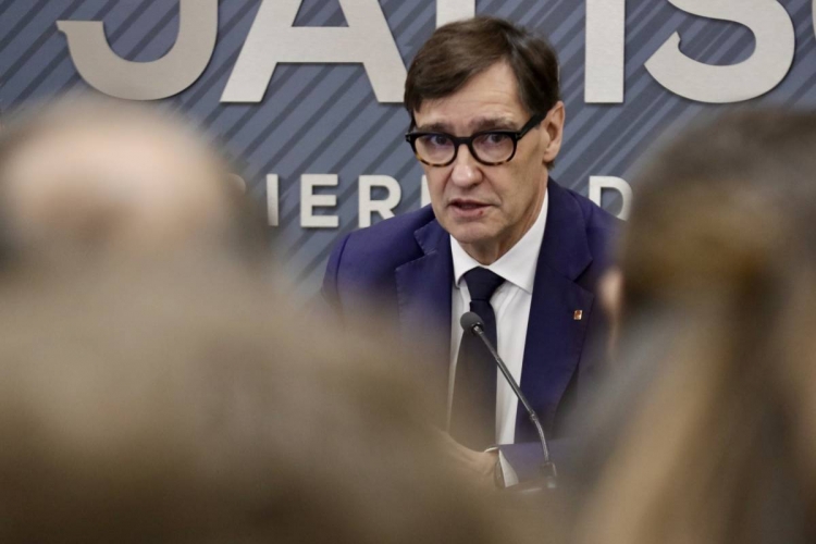 Illa veu compatible mantenir l'agenda a Mèxic amb la gestió de la pesta