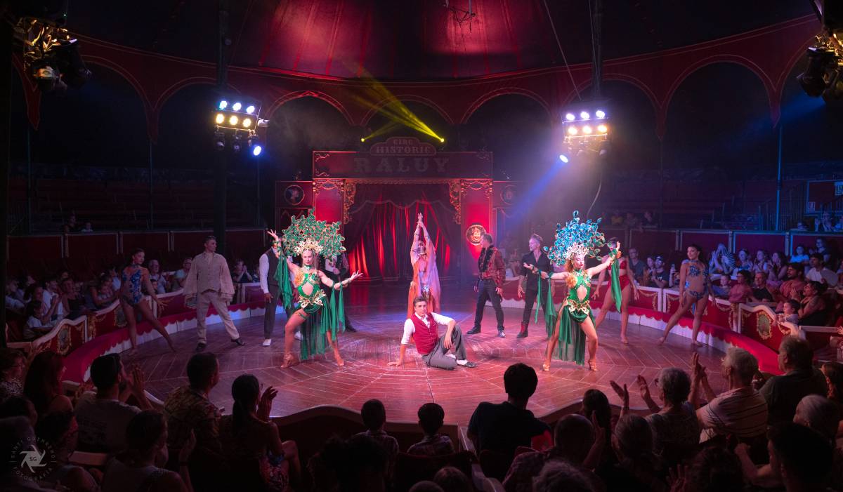 El Circ Històric Raluy aterra a Barcelona amb l'espectacle «TERRA»