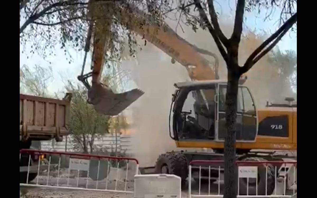 Dos blocs de pisos confinats per una important fuita de gas a la Parada de Manresa