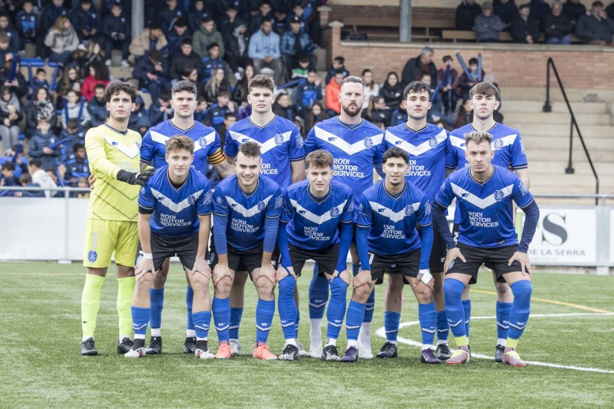 Al darrere, Bernat, Adrià, Raül Cèsar, Marçal i Sergi Sánchez; al davant, Sergi Vendrell, Àngel, Robert, Ilyas i Pau - Víctor Pisa Al darrere, Bernat, Adrià, Raül Cèsar, Marçal i Sergi Sánchez; al davant, Sergi Vendrell, Àngel, Robert, Ilyas i Pau