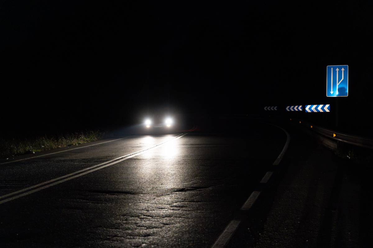Falta de llum a la B-124 entre Sabadell i Castellar - David Chao Falta de llum a la B-124 entre Sabadell i Castellar