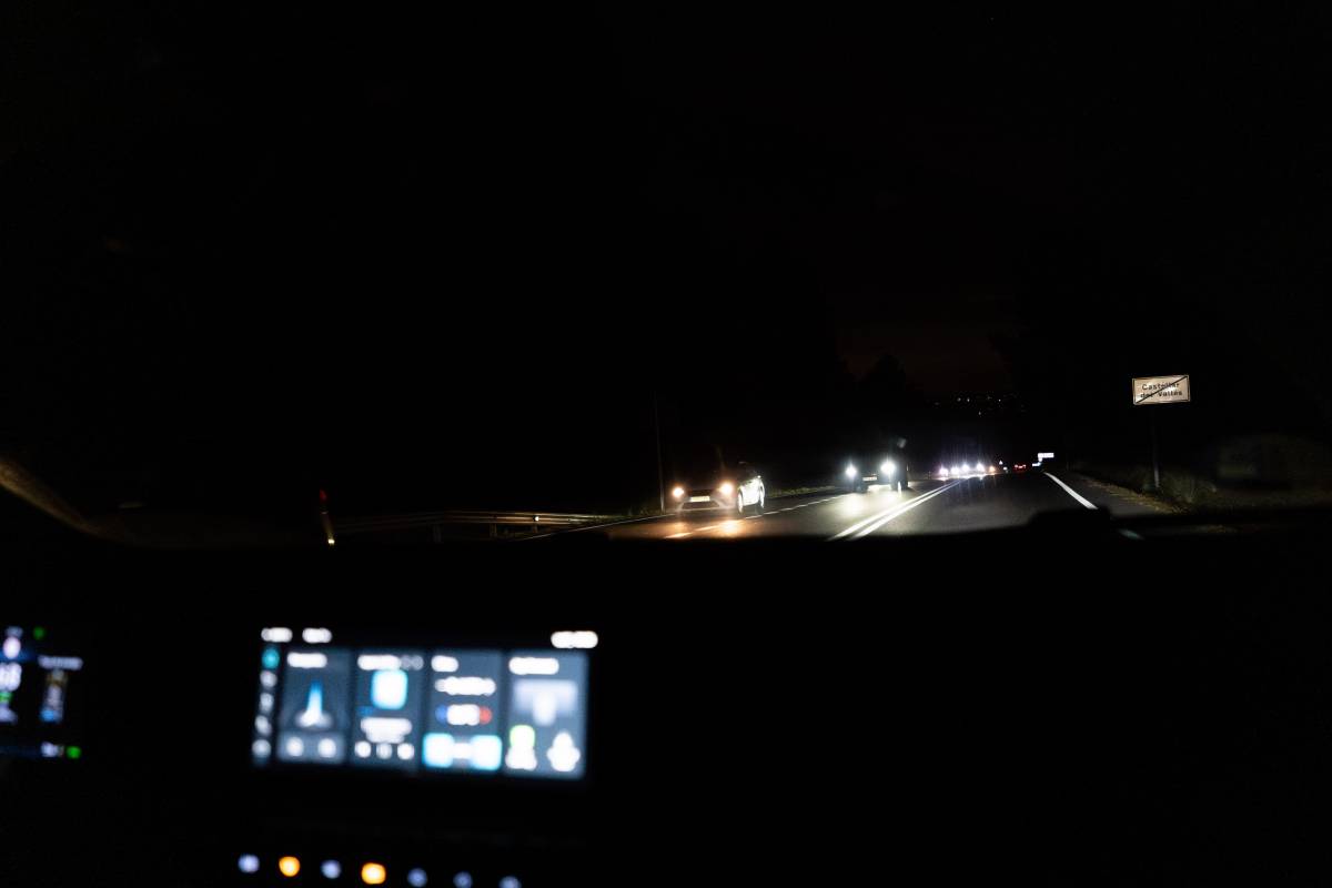 Falta de llum a la B-124 entre Sabadell i Castellar - David Chao Falta de llum a la B-124 entre Sabadell i Castellar