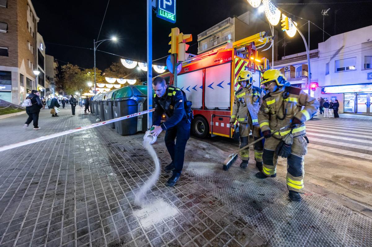 Incident pel vessament d`oli a Sabadell - Juanma Peláez Incident pel vessament d`oli a Sabadell