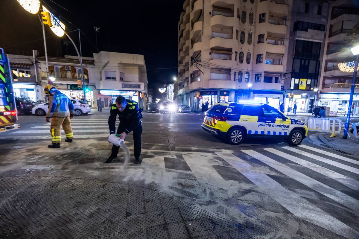 Incident pel vessament d`oli a Sabadell - Juanma Peláez Incident pel vessament d`oli a Sabadell