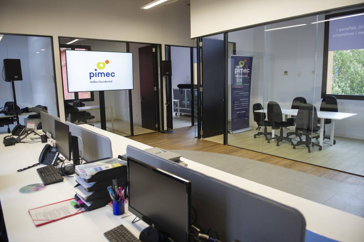 Pimec Joves Vallès Occidental i FADAM recullen joguines per a infants amb càncer