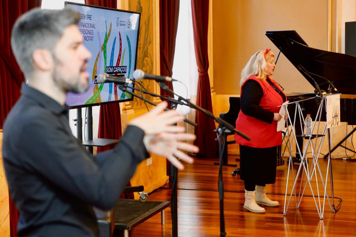 Beatriz García fent la lectura del Manifest Som Capaços 2025 a l`acte de tancament del programa - Juanma Peláez Beatriz García fent la lectura del Manifest Som Capaços 2025 a l`acte de tancament del programa