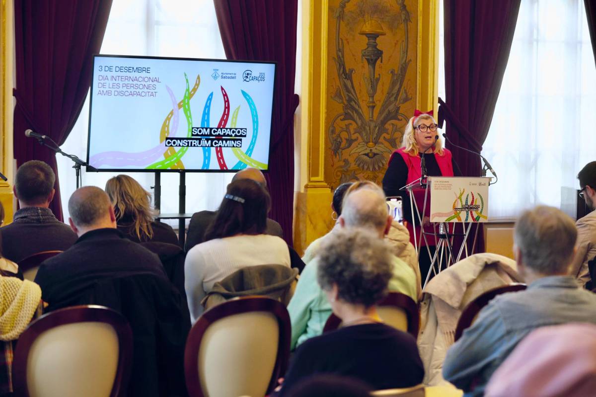 Beatriz García fent la lectura del Manifest Som Capaços 2025 a l`acte de tancament del programa - Juanma Peláez Beatriz García fent la lectura del Manifest Som Capaços 2025 a l`acte de tancament del programa