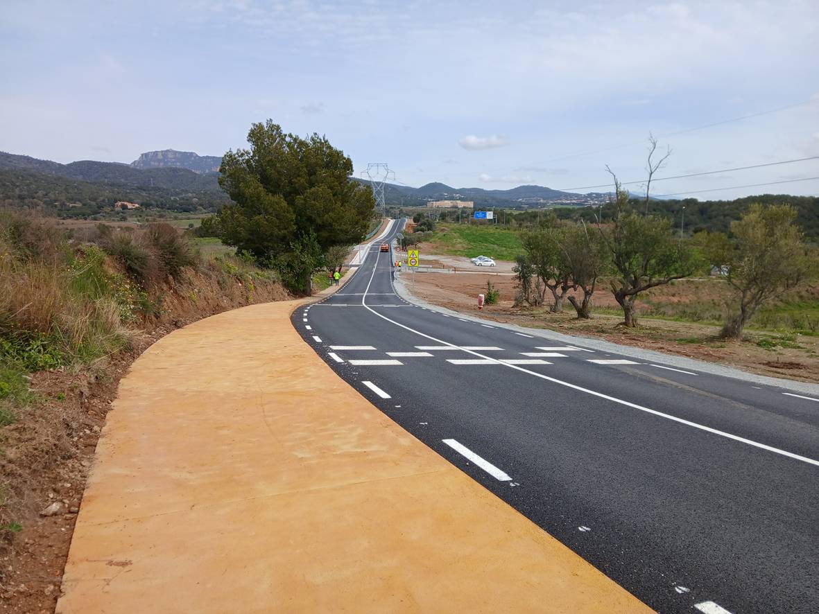El lateral del camí de Can Gonteres queda llest