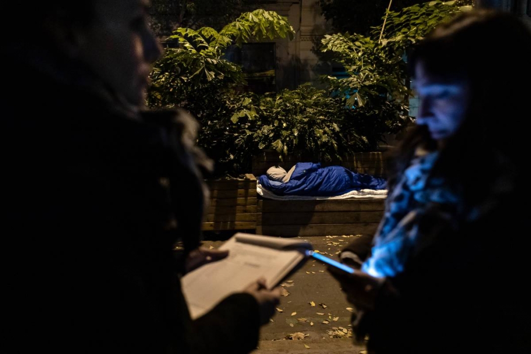 Els carrers ratifiquen els avisos en sensellarisme: «Soc aquí perquè ja no puc pagar ni una habitació»