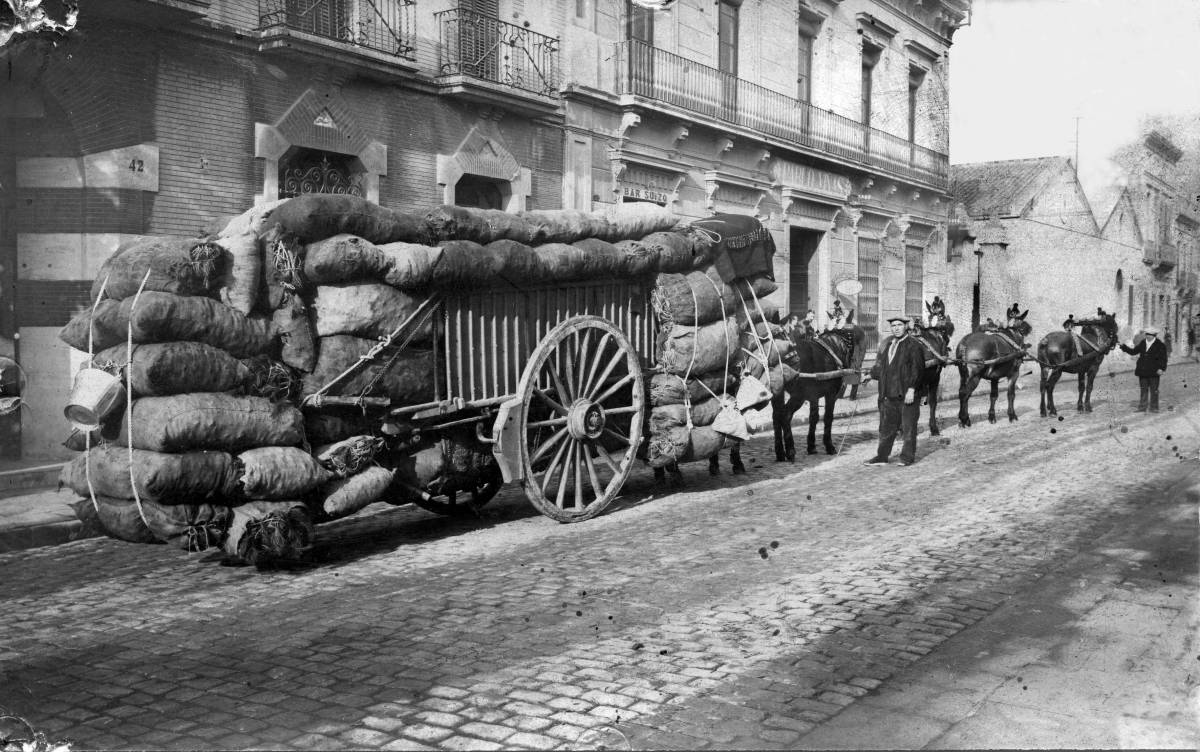 El carro gros, carregat de carbó, a la Passada