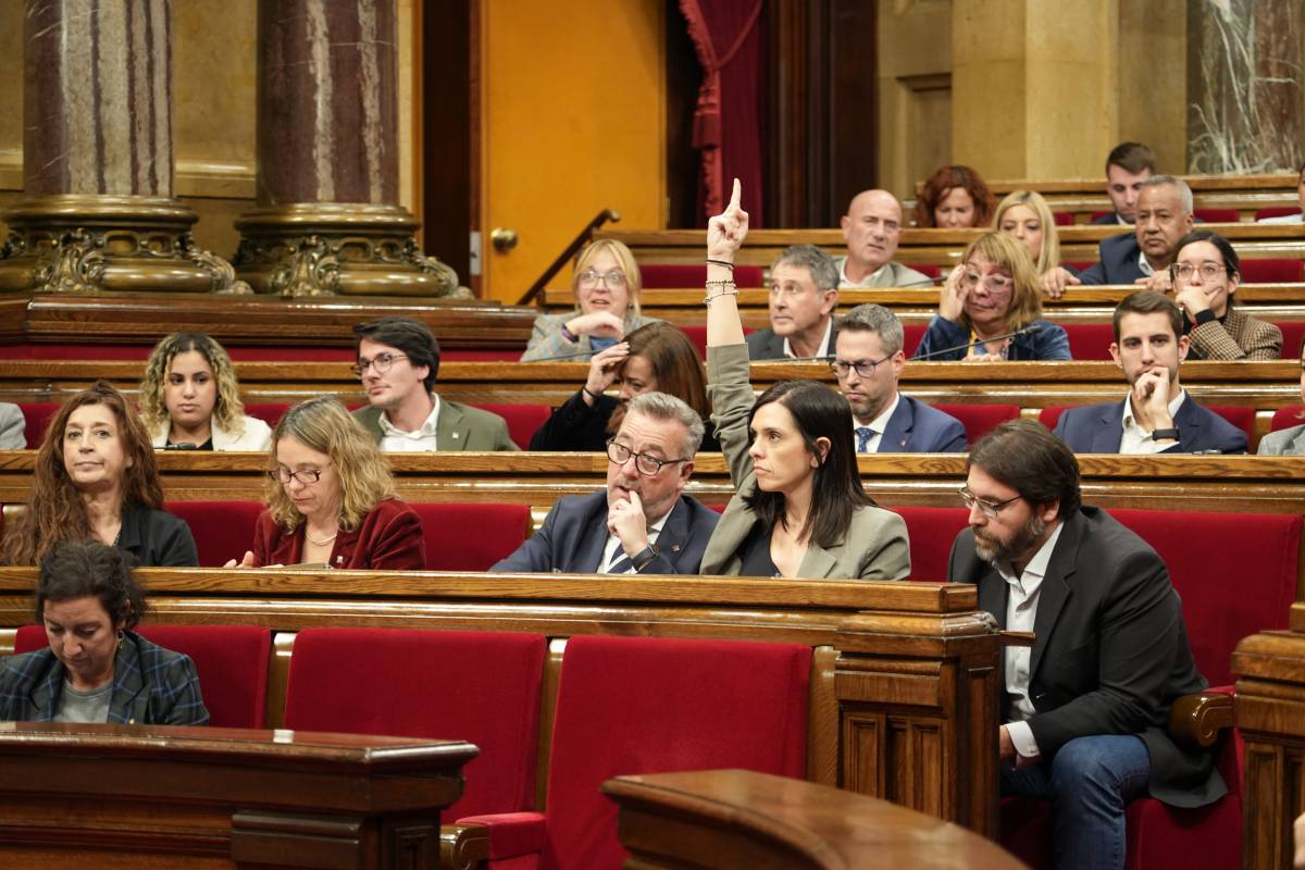 El Parlament avala reduir en un 31% les emissions de gasos hivernacle fins al 2030 