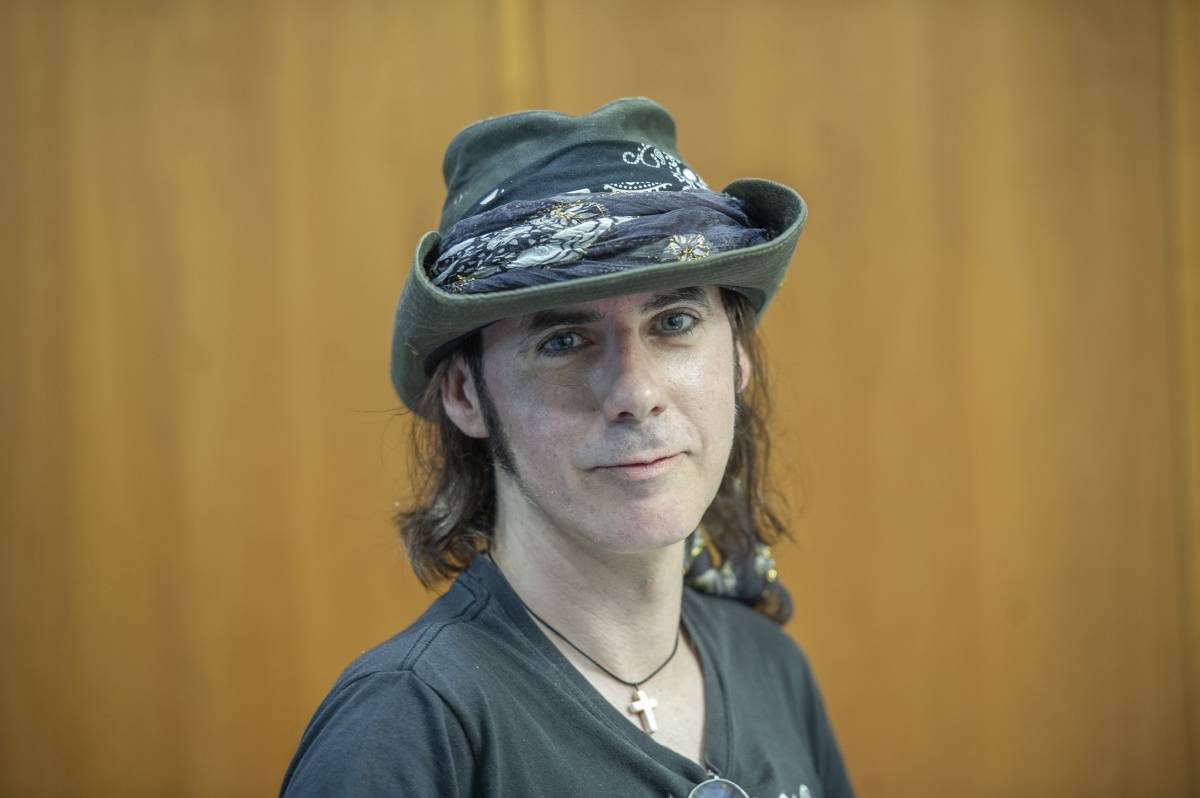 Festa acústica prenadalenca al bar d'Amics de les Arts de Terrassa