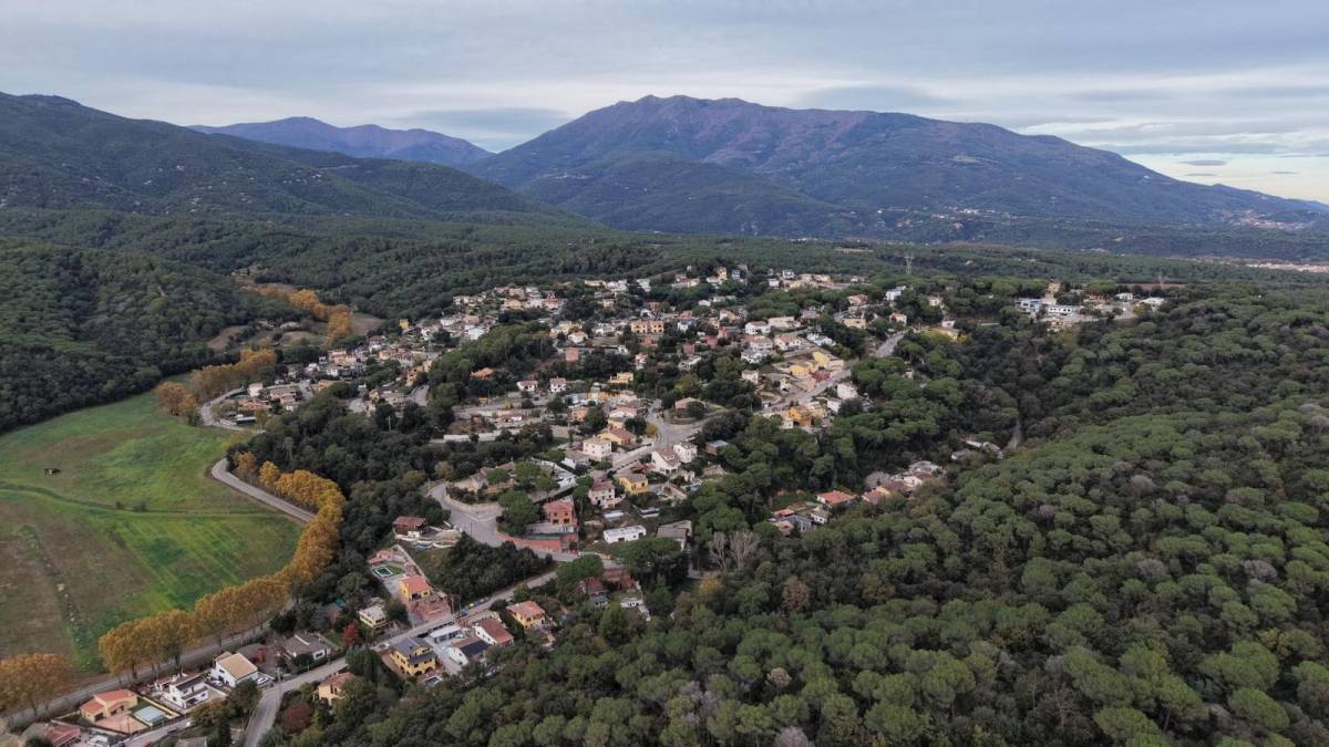 Urbanització de Vallserena en una imatge aèria. - Ajuntament de Sant Pere de Vilamajor Urbanització de Vallserena en una imatge aèria.