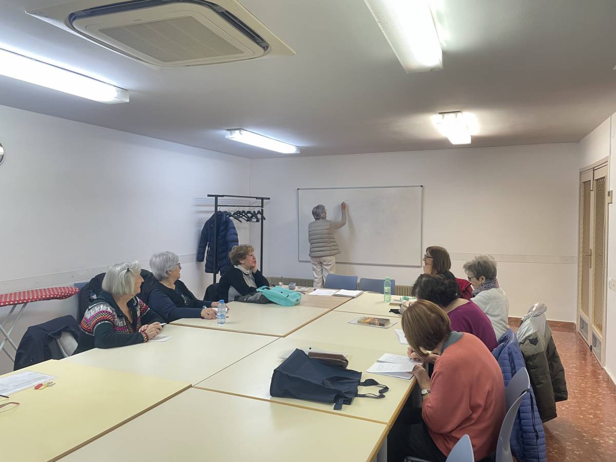 Català per a totes les edats: «Mai és tard per aprendre'n»