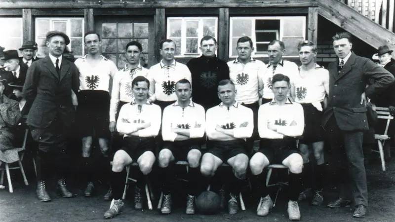 Imatge de l’Eintracht de l’any 1920, moment en el qual el club va adoptar aquesta històrica denominació - Eintracht Museum Imatge de l’Eintracht de l’any 1920, moment en el qual el club va adoptar aquesta històrica denominació