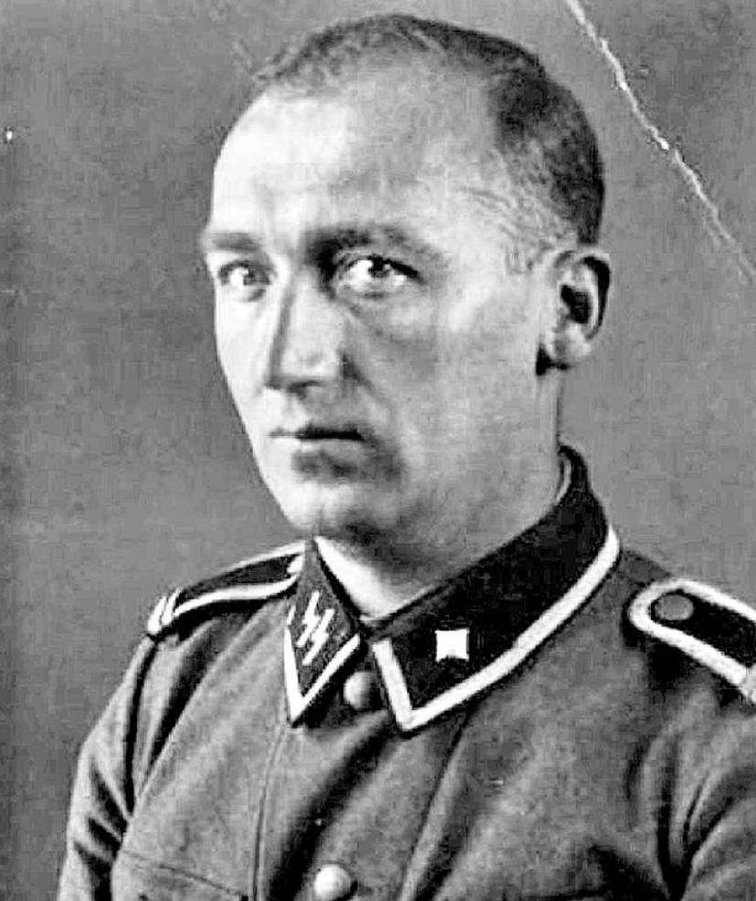 Rudolf Gramlich, amb l’uniforme de les SS nazis - @corcostegui Rudolf Gramlich, amb l’uniforme de les SS nazis