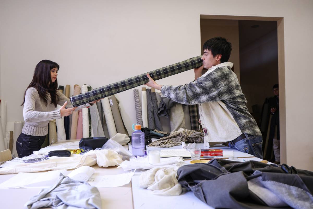 Javier Guijarro, el dissenyador que busquen superestrelles com Aitana, Rauw Alejandro i Karol G