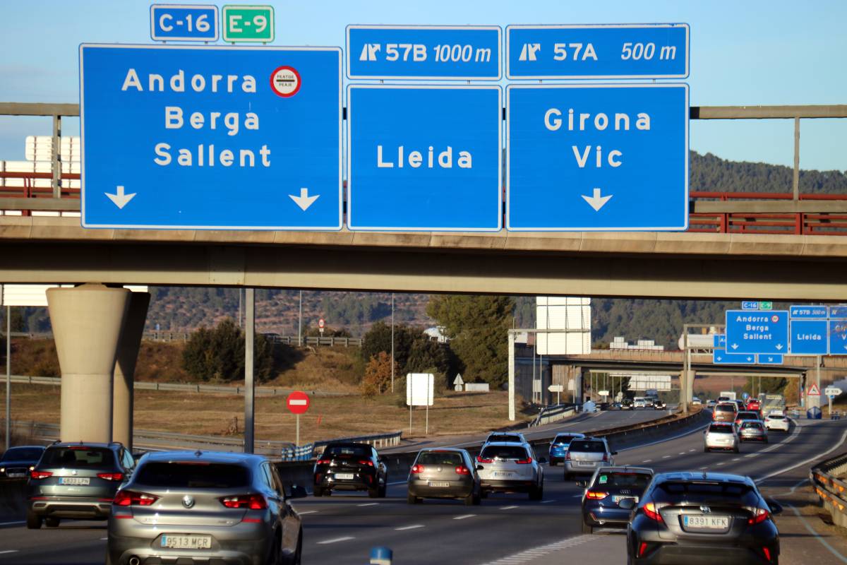 Cues durant l'operació sortida del pont: l'AP-7 i la C-16 són les més afectades