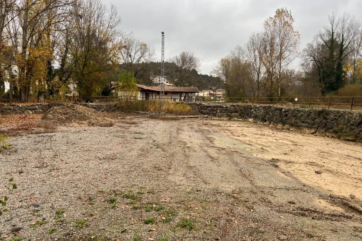 Àrea on està prevista una bassa d`aigua per a emergències davant incendis, situada a la platja fluvial d`Ogern - Albert L. Cobo Àrea on està prevista una bassa d`aigua per a emergències davant incendis, situada a la platja fluvial d`Ogern