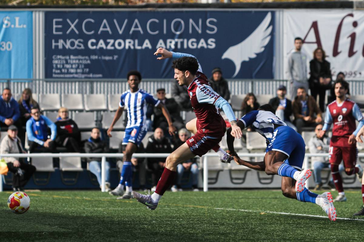 Instant en què Paul rematava de cap i marcava l`1 a 0 - Lluís Clotet Instant en què Paul rematava de cap i marcava l`1 a 0