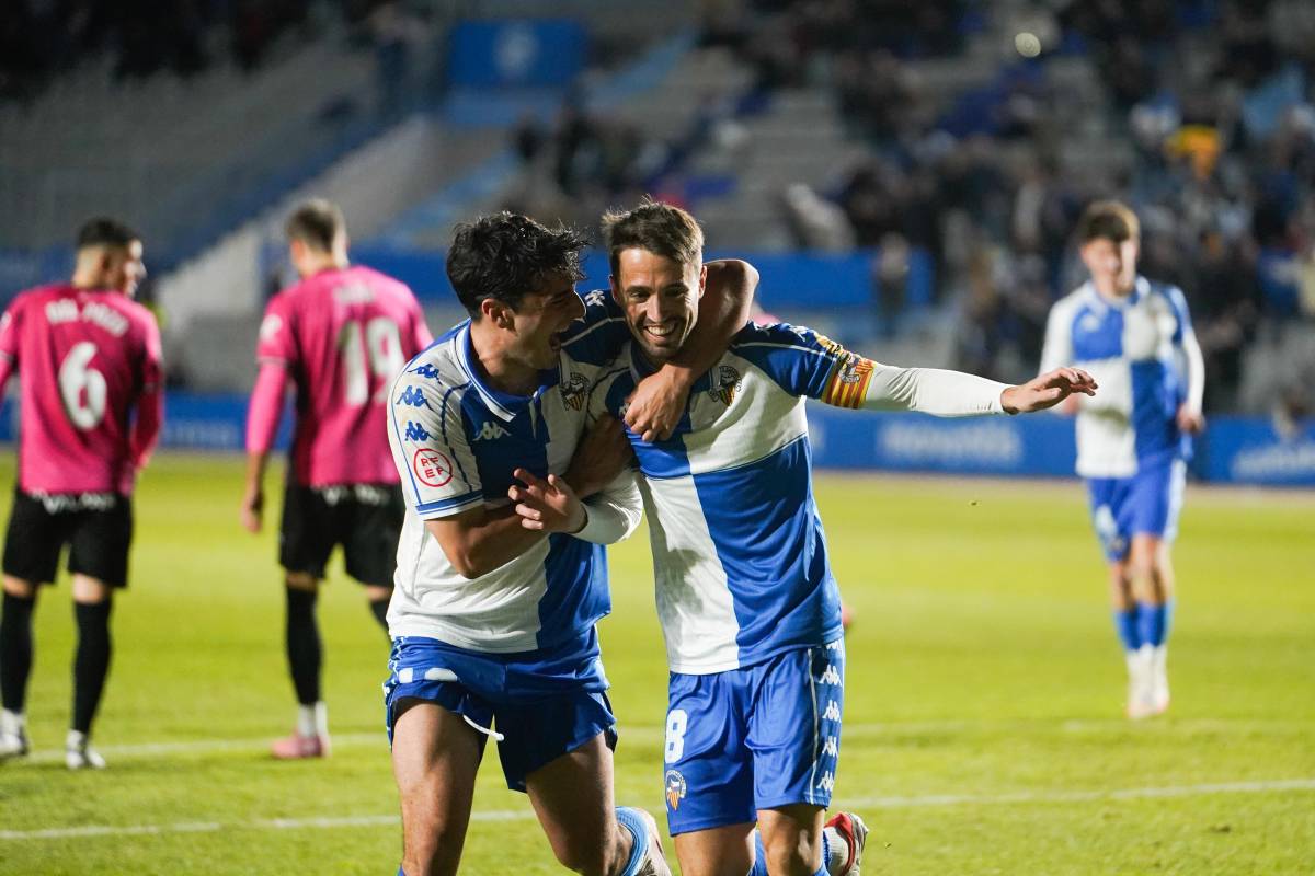 El CE Sabadell guanya l'UD Ibiza i se situa a un punt del lideratge