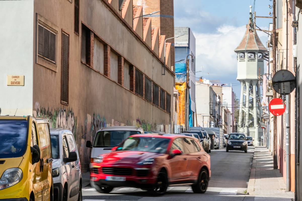 Queixes pel trànist a Covadonga: “És la segona Gran Via”