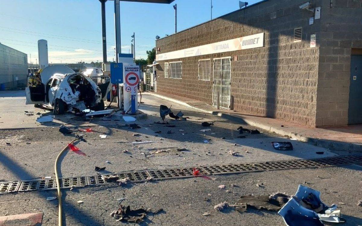 Una explosió en una benzinera a Tarragona deixa un menor ferit greu